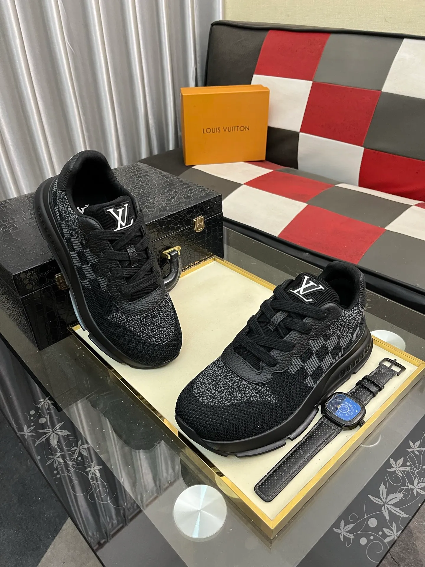 Men's Men's Shoes 💰640⌚️⌚️LV TARINE Louis Vuitton L Family Donkey Brand Casual Sports Shoes Skateboard Shoes Original purchase, development and production This LV Trainer sneaker is made of cow leather to create a complex upper, which requires several hours of ingenious sewing to complete. Inkjet printing renders a unique retro effect, and the classic configuration is from the hands of Virgil Abloh, showing the inspiration of retro basketball shoes. Exquisite packaging at the delivery counter🛍📦 ▪️Fabrics: Original customized first-layer cowhide ▪️Inner lining: Original customized breathable mesh ▪️Outsole: Original molded two-color TPU combination outsole ▪️Size: 38-44